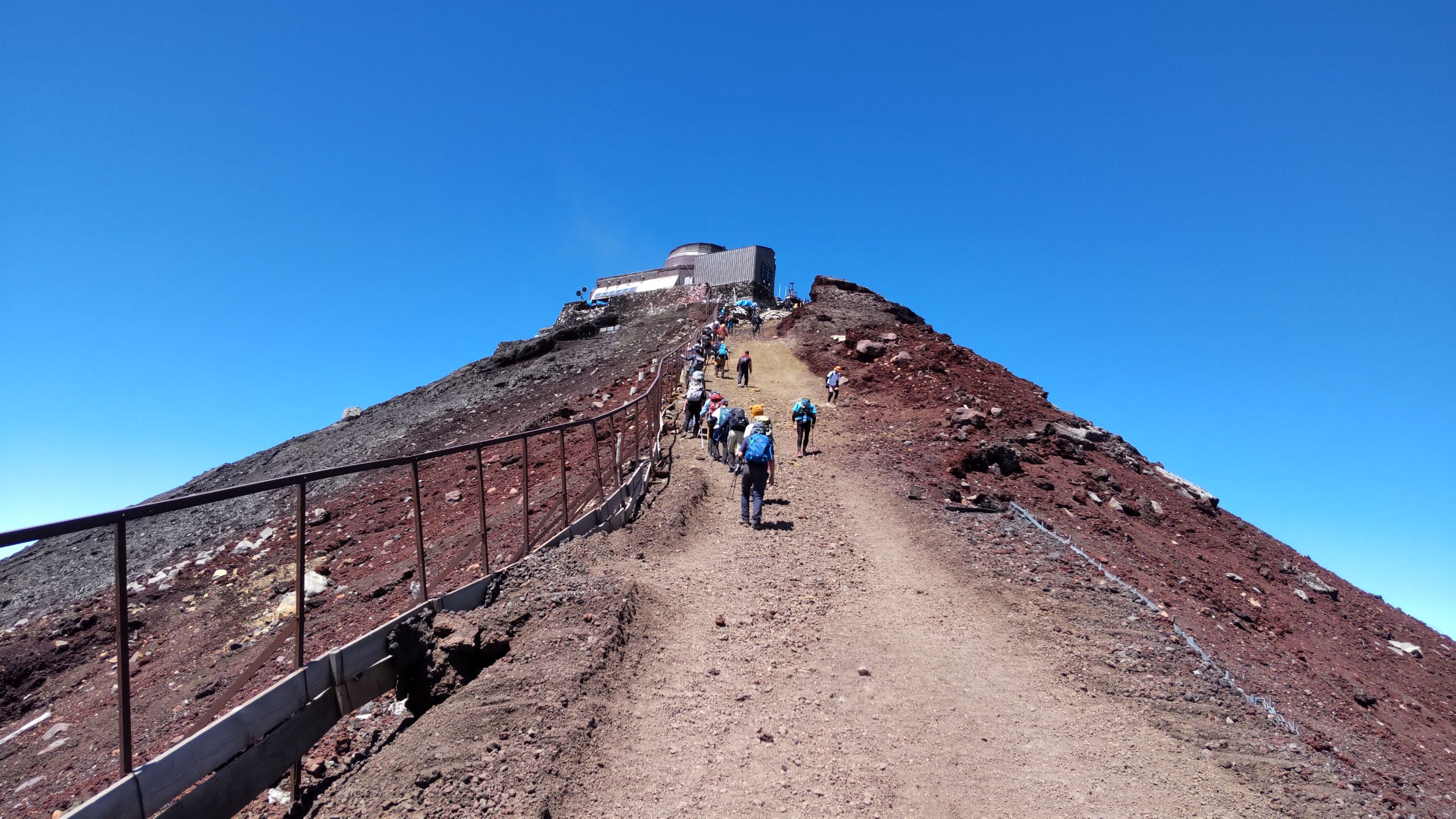 日本一の山『富士山』の頂で